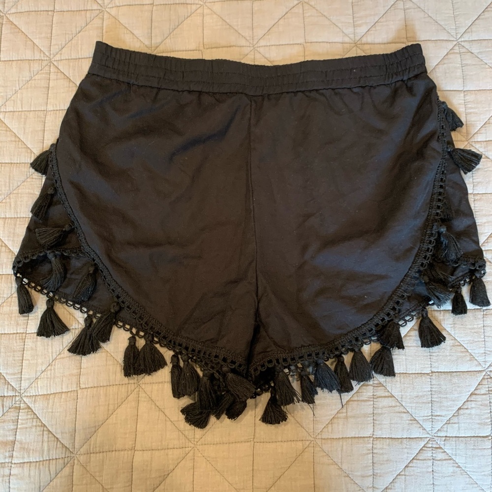 NWT - H & M tassel shorts